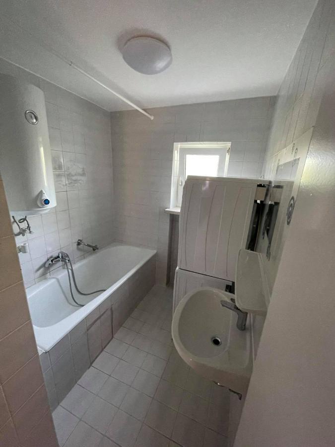 Zv-Scholtz Monteurswohnungen Burgkirchen an der Alz エクステリア 写真